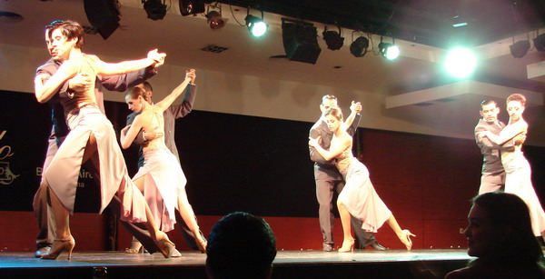 Catulo Tango show de Tango cuerpo de baile