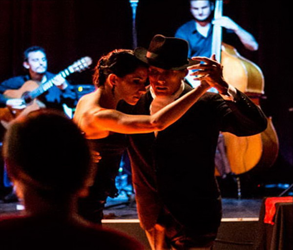 Intimate-tango-show-in-buenos-aires-we-are-tango